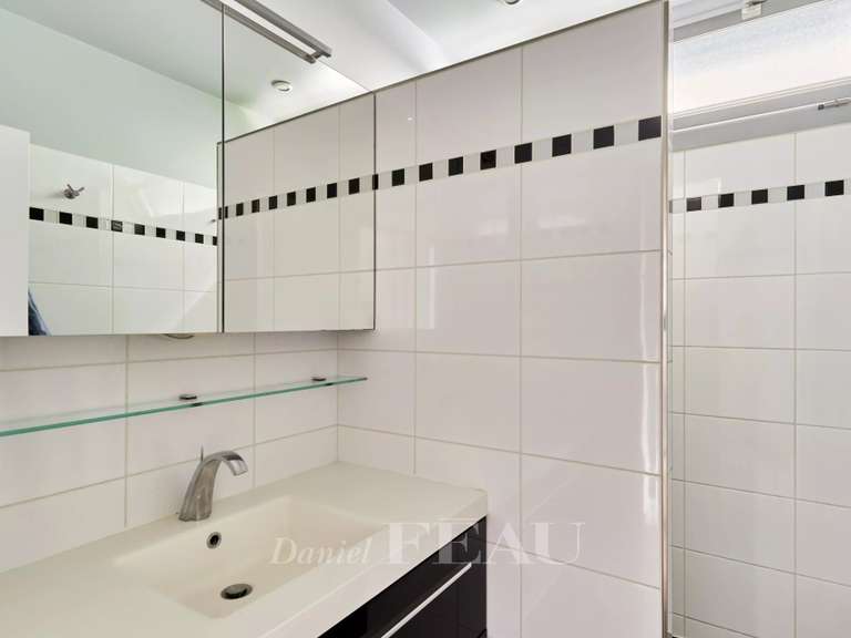 Apartment Neuilly-sur-Seine - 3 bedrooms - 116m²