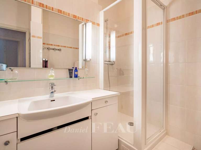 Apartment Neuilly-sur-Seine - 5 bedrooms - 158m²