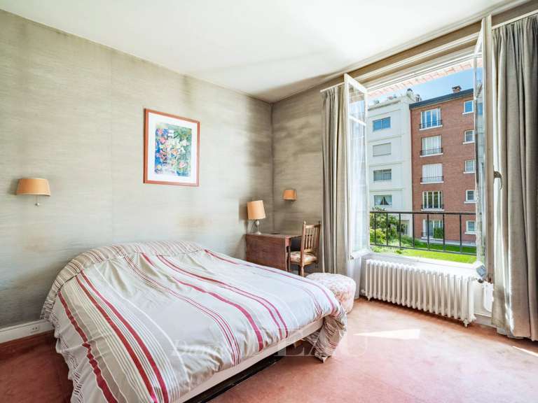 Apartment Neuilly-sur-Seine - 4 bedrooms - 132m²