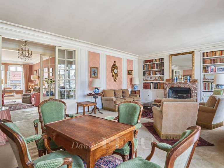 Appartement Paris 7e - 4 chambres - 170m²
