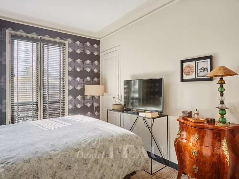 Appartement Paris 7e - 2 chambres - 74m²