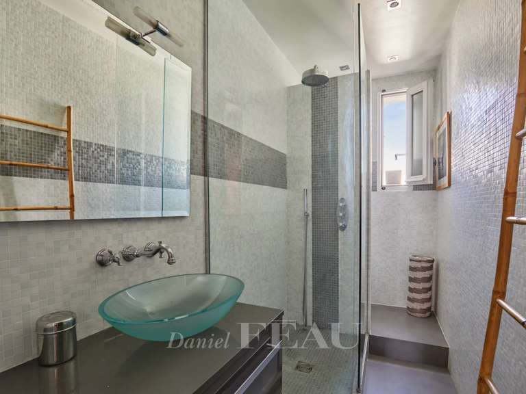 Appartement Paris 7e - 2 chambres - 74m²