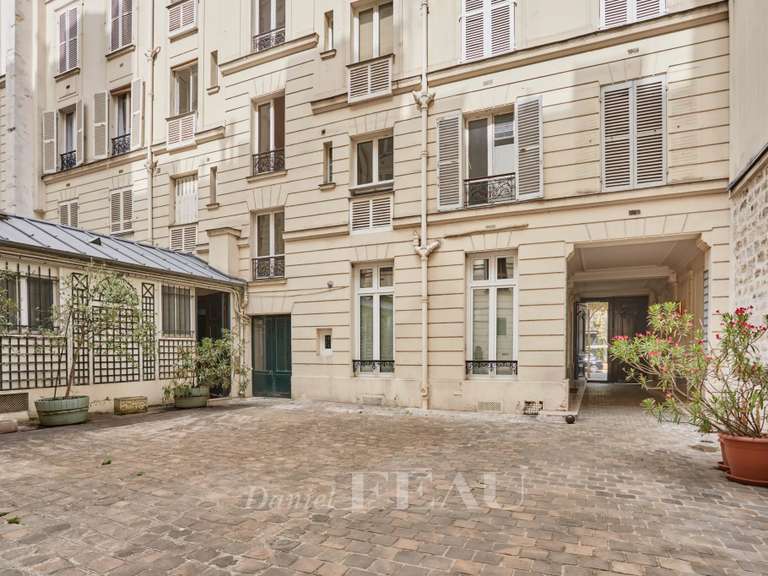 Appartement Paris 7e - 2 chambres - 74m²