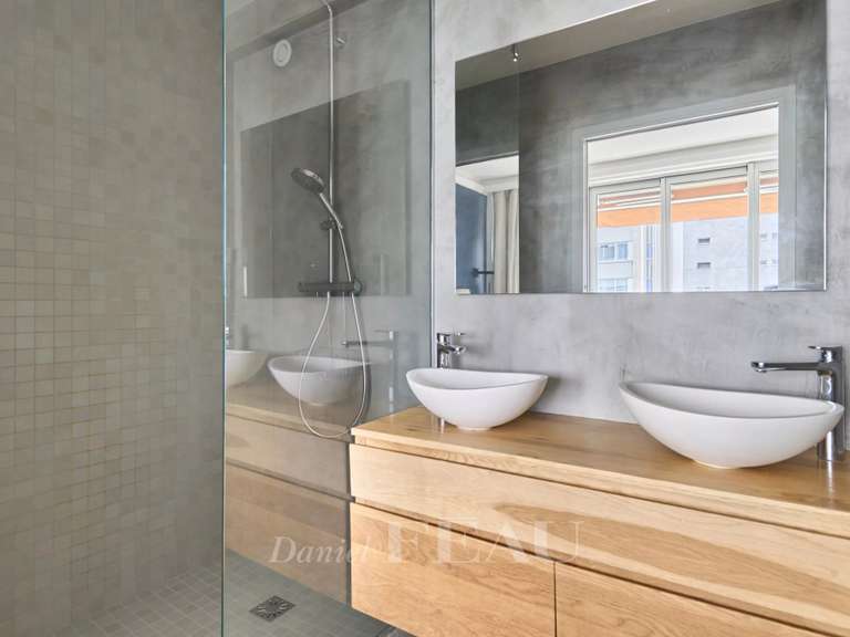 Appartement Paris 7e - 2 chambres - 76m²