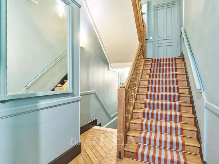 Appartement Paris 7e - 2 chambres - 142m²