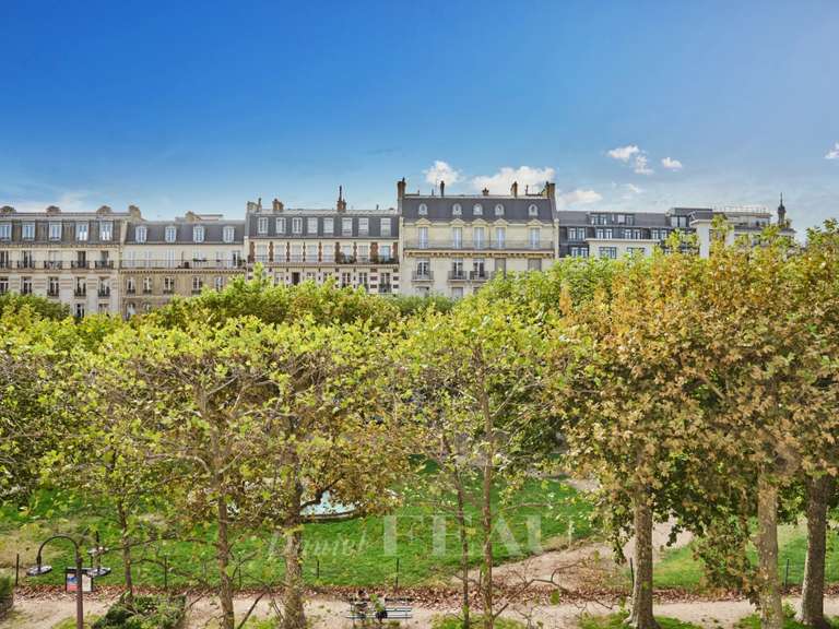 Appartement Paris 7e - 2 chambres - 142m²