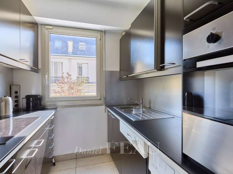 Appartement Paris 7e - 2 chambres - 71m²