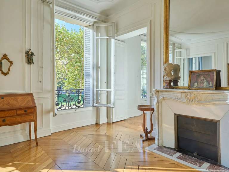 Appartement Paris 7e - 3 chambres - 130m²