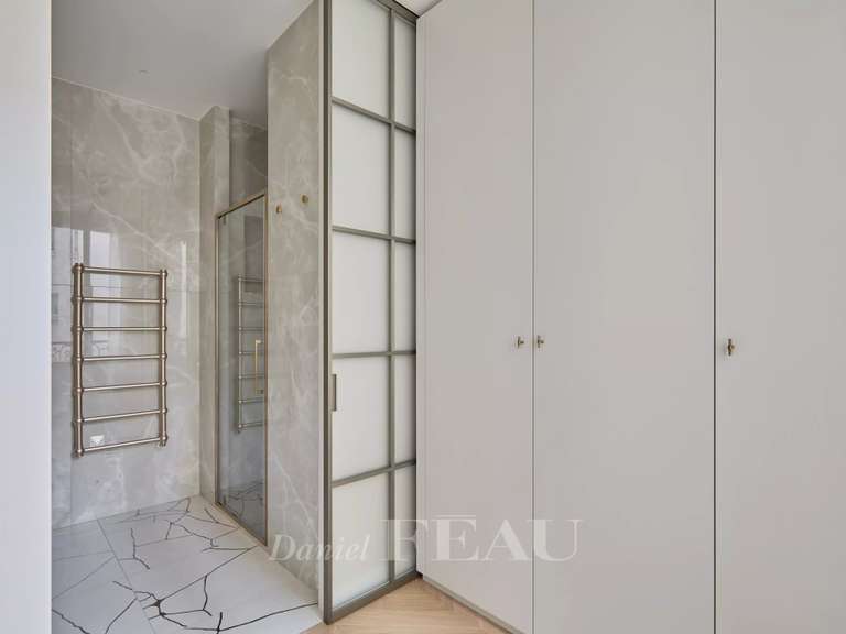 Appartement Paris 7e - 3 chambres - 126m²