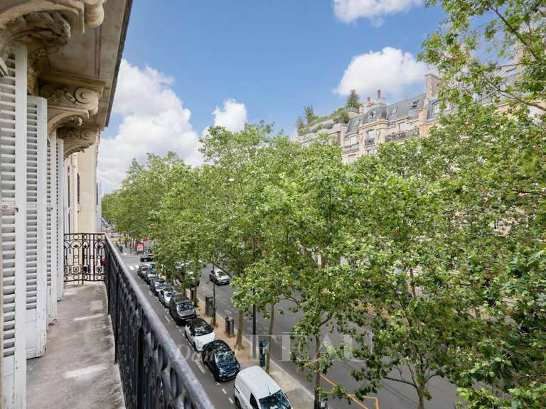 Appartement Paris 7e - 3 chambres - 126m²