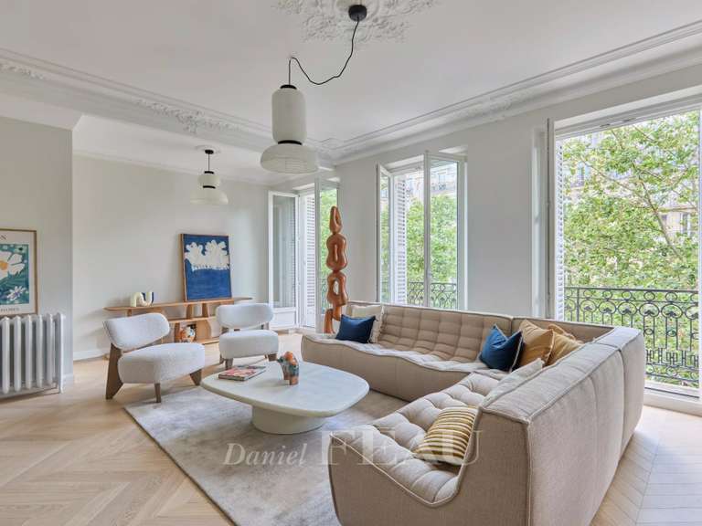 Appartement Paris 7e - 3 chambres - 126m²