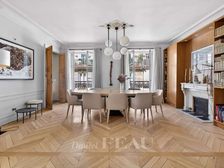 Appartement Paris 7e - 3 chambres - 148m²