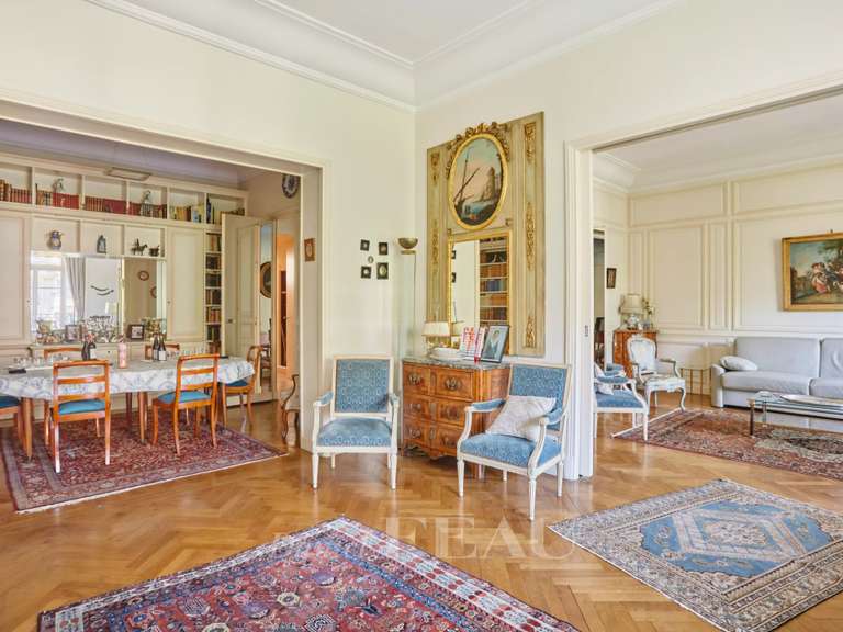 Appartement Paris 7e - 3 chambres - 182m²