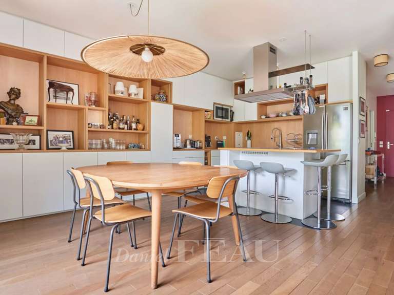 Appartement Paris 18e - 2 chambres - 83m²