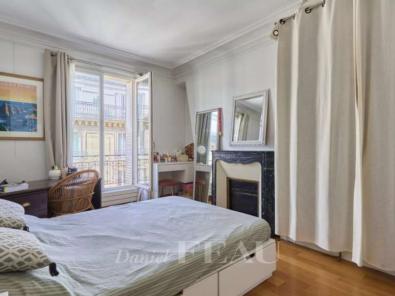 Appartement Paris 17e - 2 chambres - 64m²