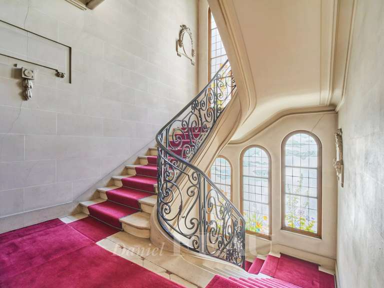 Appartement Paris 17e - 4 chambres - 235m²
