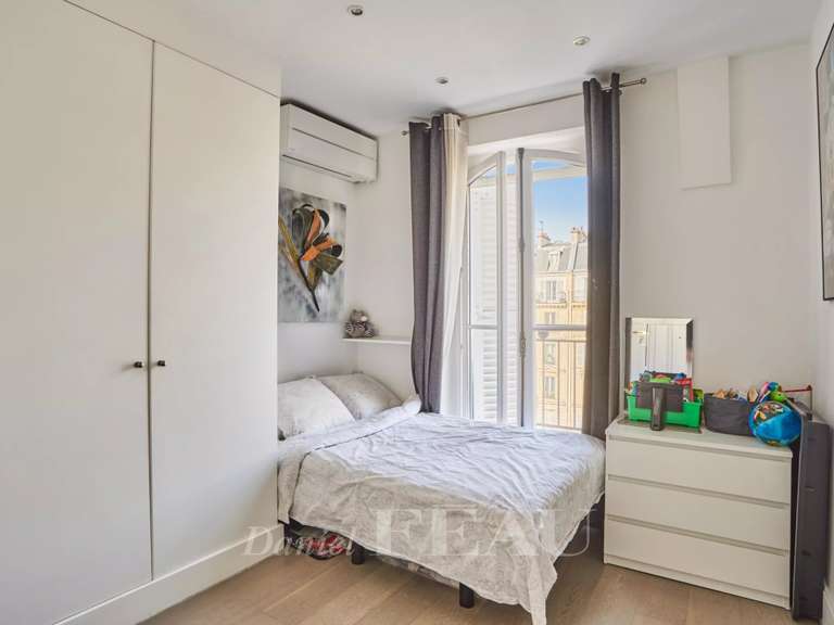Appartement Paris 17e - 5 chambres - 148m²