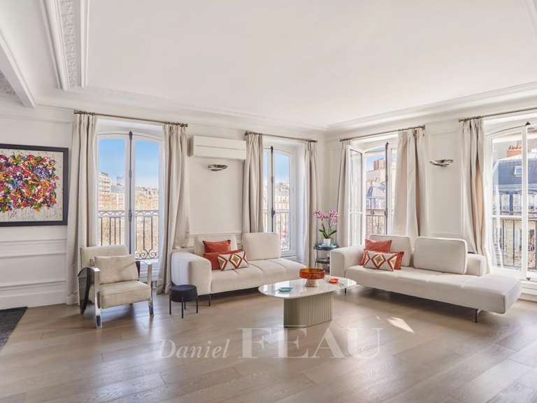 Appartement Paris 17e - 5 chambres - 148m²