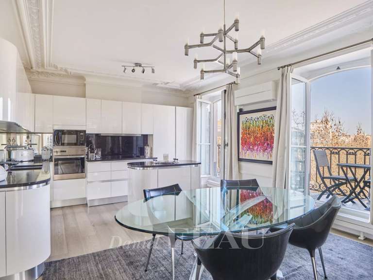 Appartement Paris 17e - 5 chambres - 148m²