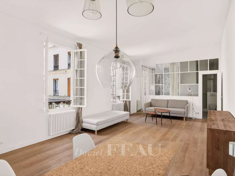Appartement Paris 10e - 2 chambres - 65m²