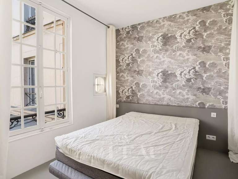 Appartement Paris 10e - 2 chambres - 65m²