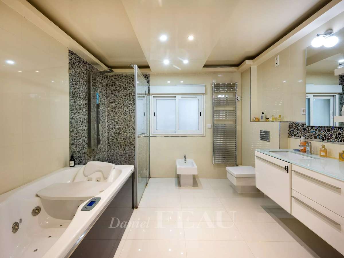 Apartment Paris 20e
