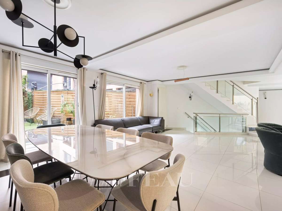 Apartment Paris 20e