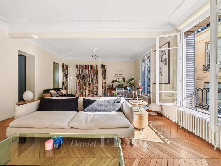 Appartement Paris 3e - 2 chambres - 79m²