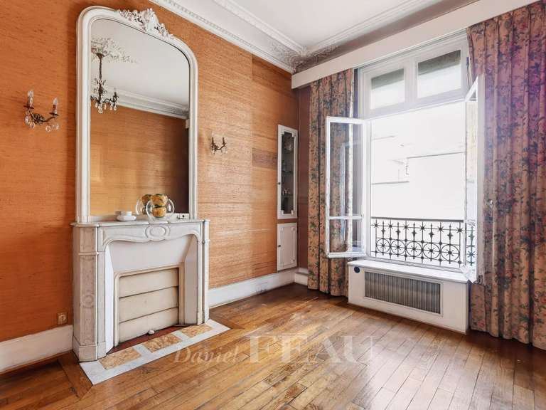Appartement Paris 3e - 4 chambres - 205m²