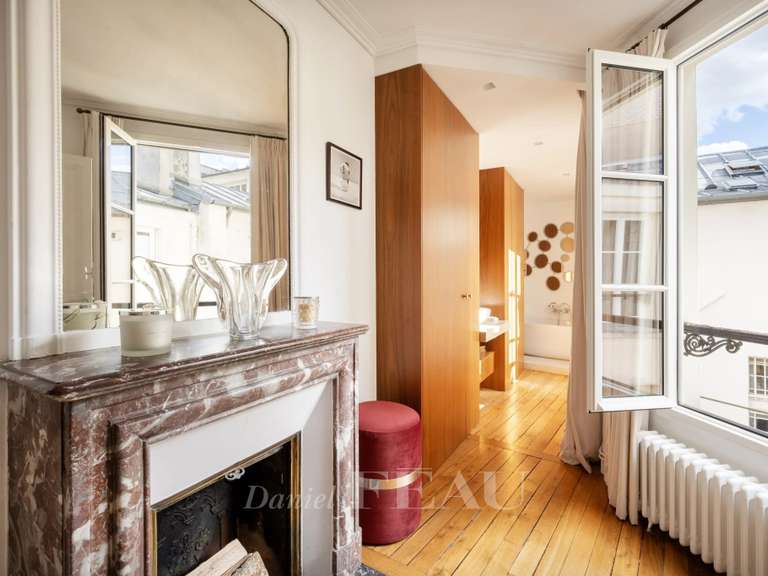 Appartement Paris 7e - 2 chambres - 68m²