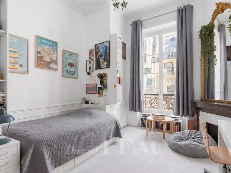 Appartement Paris 1er - 3 chambres - 196m²