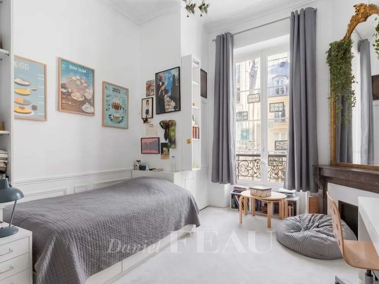 Appartement Paris 1er - 3 chambres - 196m²