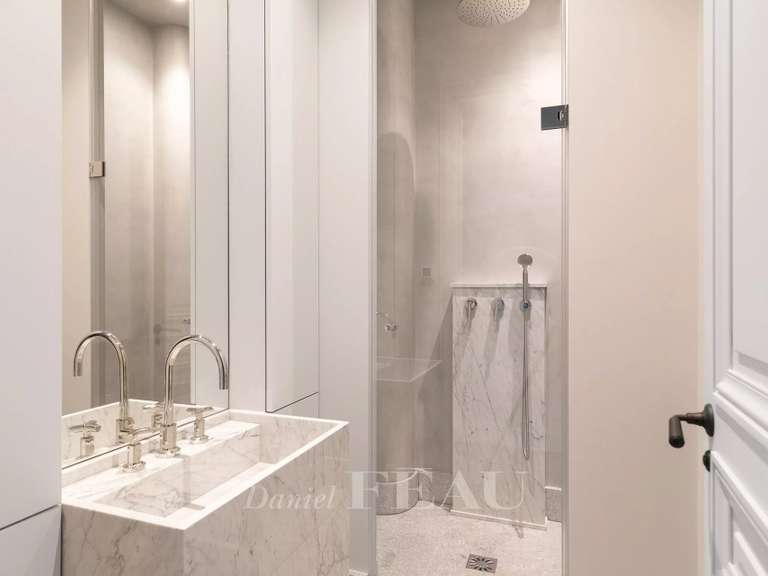 Apartment Paris 8e - 3 bedrooms - 215m²