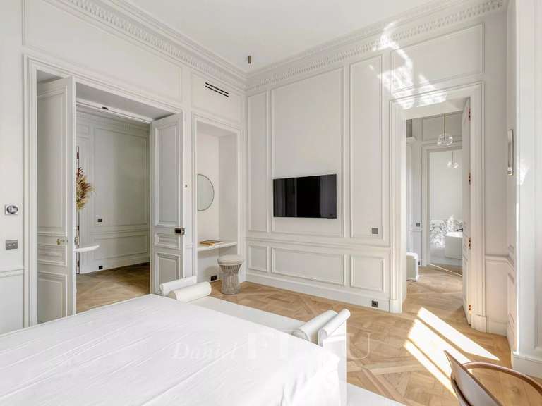 Appartement Paris 8e - 3 chambres - 215m²