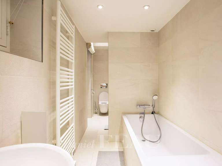 Appartement Paris 6e - 3 chambres - 107m²