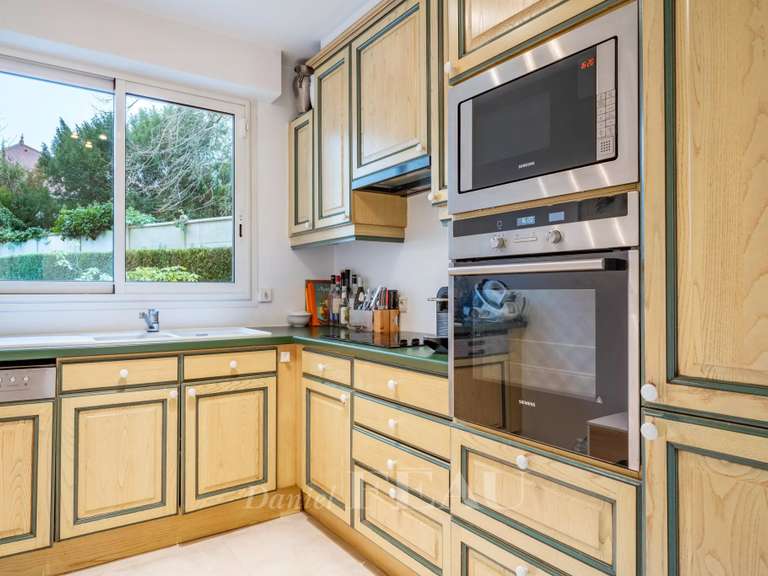 Appartement Saint-Germain-en-Laye - 2 chambres - 79m²