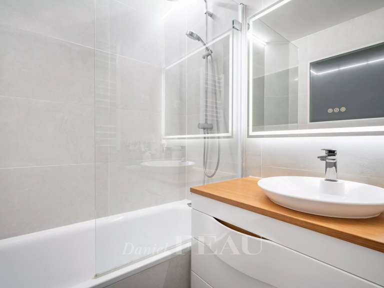Appartement Saint-Germain-en-Laye - 2 chambres - 79m²