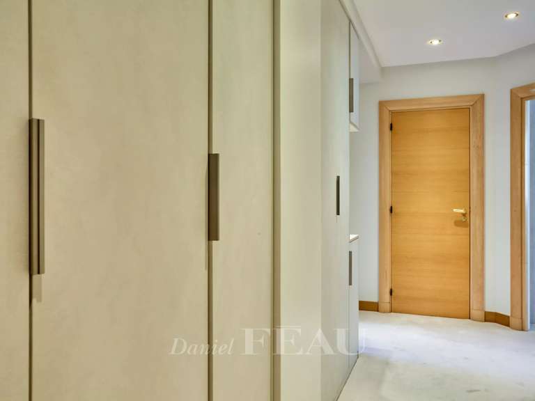 Appartement Paris 16e - 2 chambres - 155m²
