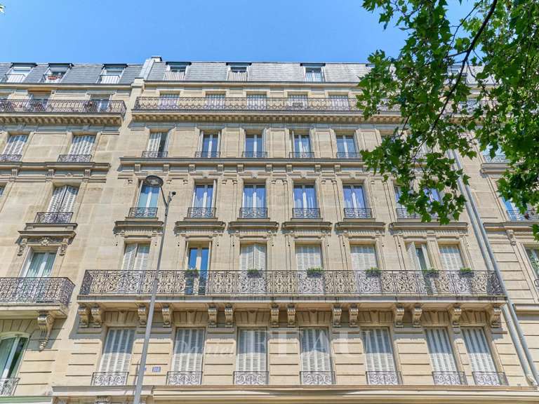 Appartement Paris 16e - 3 chambres - 124m²