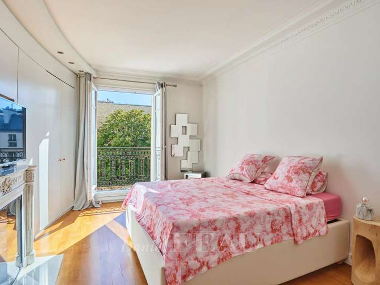 Appartement Paris 16e - 2 chambres - 117m²