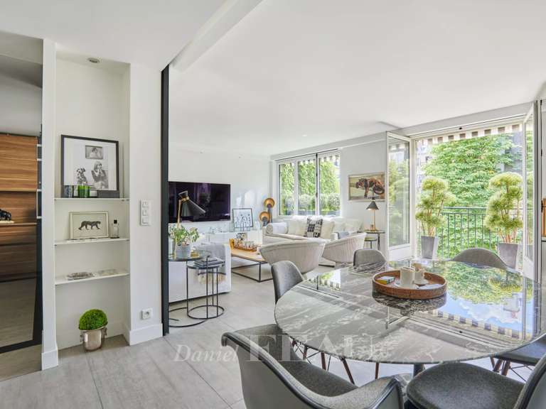 Appartement Paris 16e - 2 chambres - 105m²