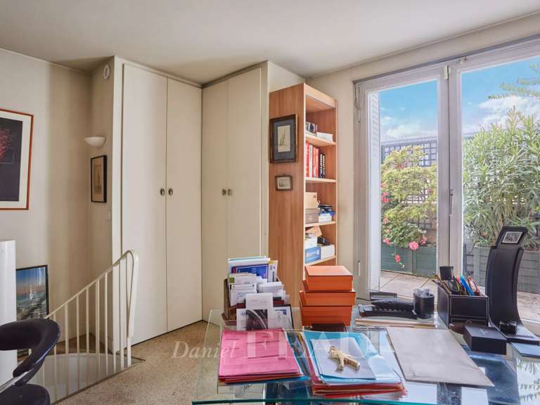 Appartement Paris 16e - 2 chambres - 153m²