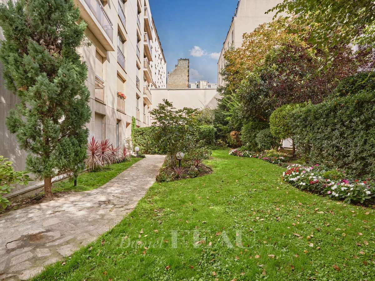 Apartment Paris 16e