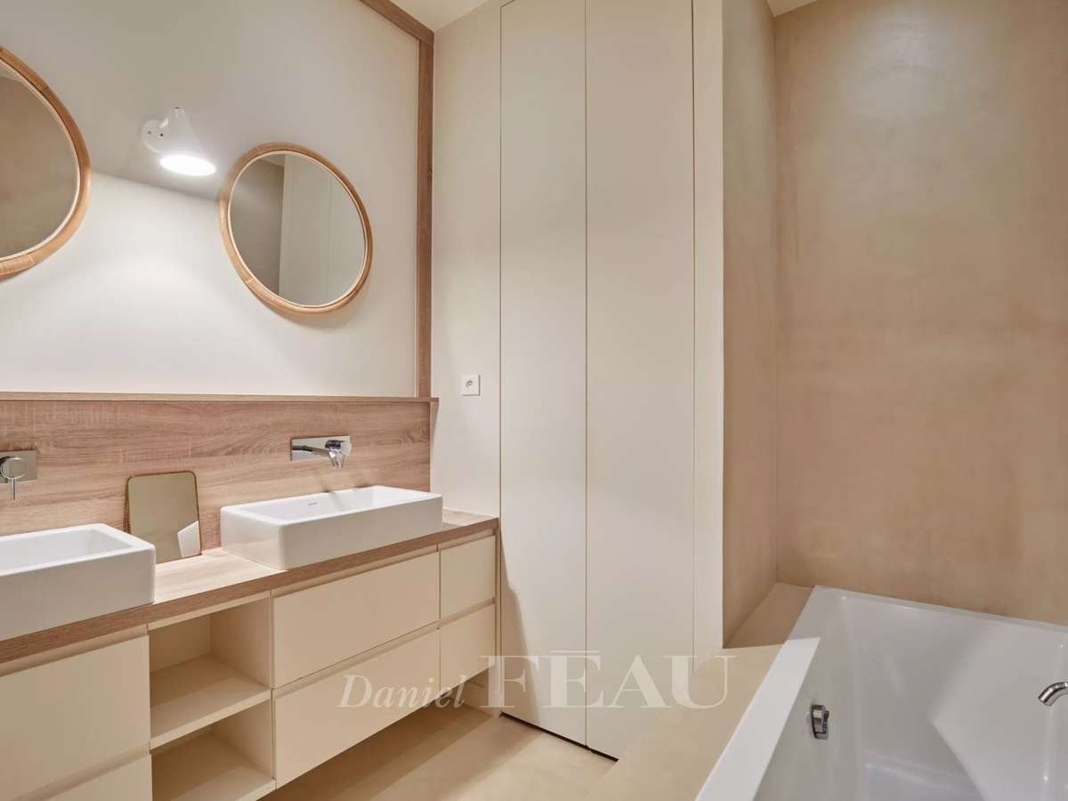 Apartment Paris 16e