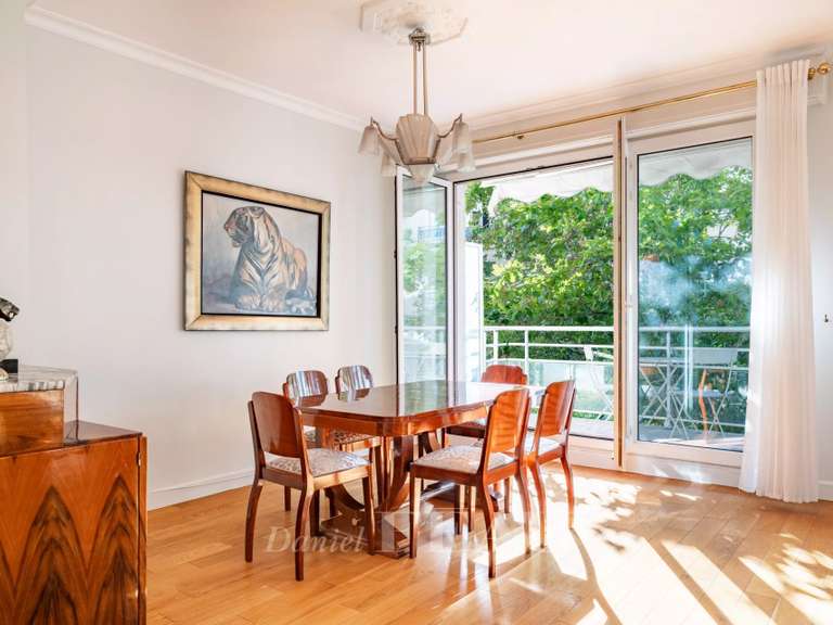 Appartement Paris 16e - 2 chambres - 104m²