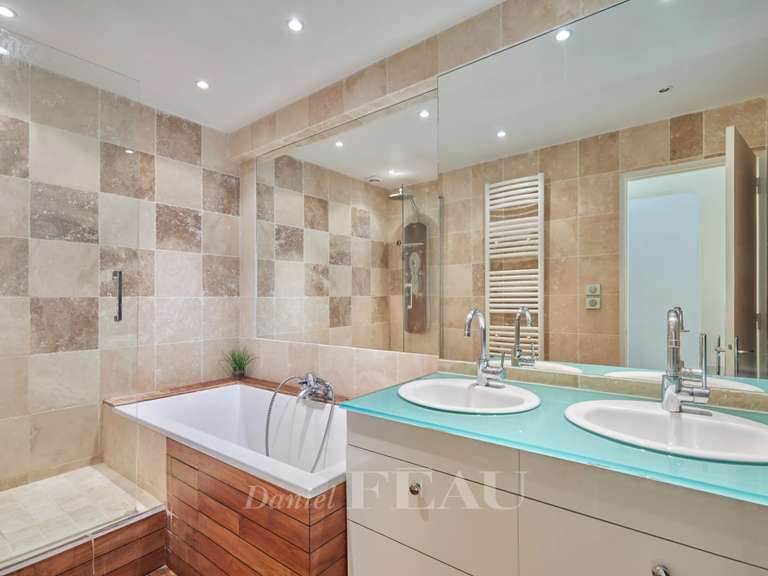 Appartement Paris 16e - 1 chambre - 63m²