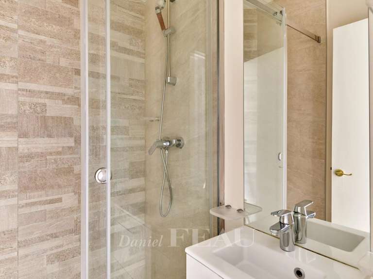 Appartement Paris 16e - 3 chambres - 119m²