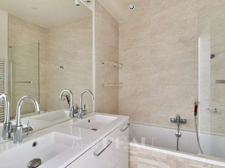 Appartement Paris 16e - 3 chambres - 119m²