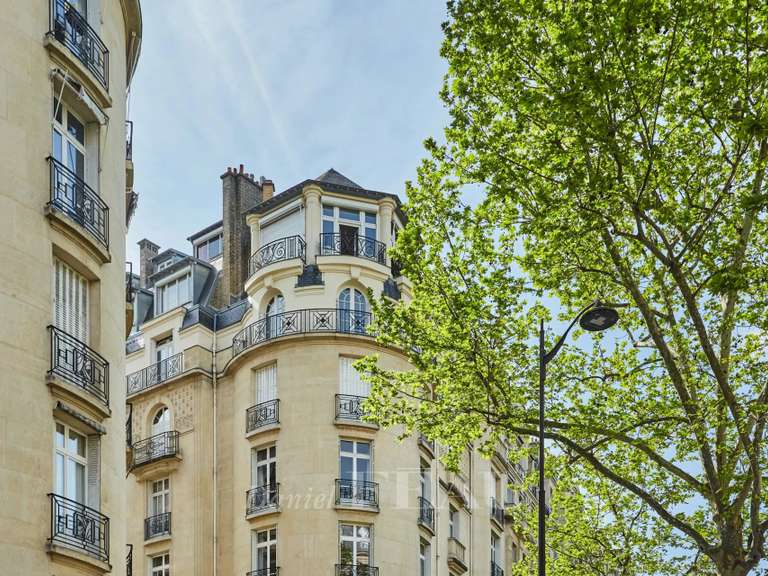 Appartement Paris 16e - 5 chambres - 183m²