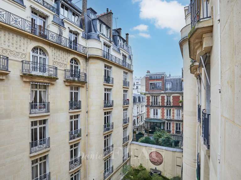 Appartement Paris 16e - 5 chambres - 183m²
